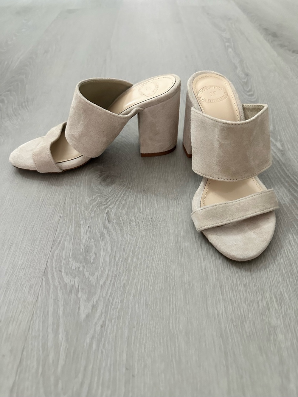 NWOT Made in Greece Beige Leather/ Suede Slip in Block Heel sandals